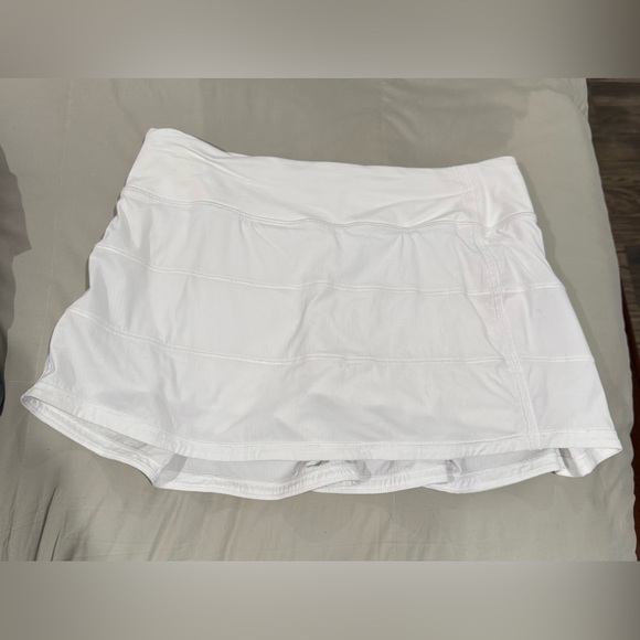 lululemon athletica Dresses & Skirts - Lululemon pace Rival White Skort
